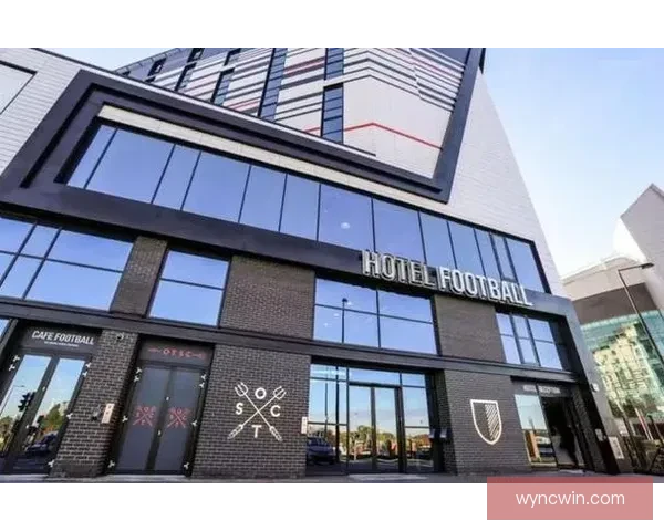 以倚老卖老为流量密码曼联九二班踩老东家贬低现役引争议不休止风波